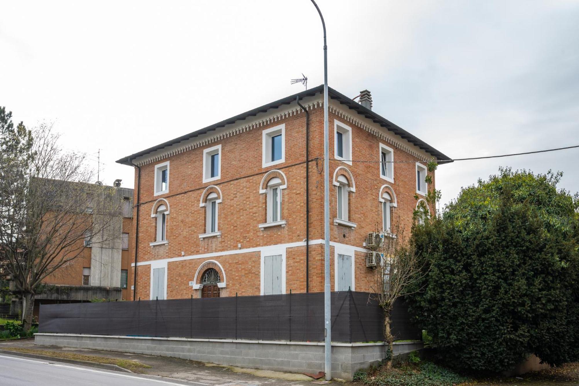 Villa Teresa Struttura Tra Ferrari E Lambrusco Solignano Nuovo Bagian luar foto